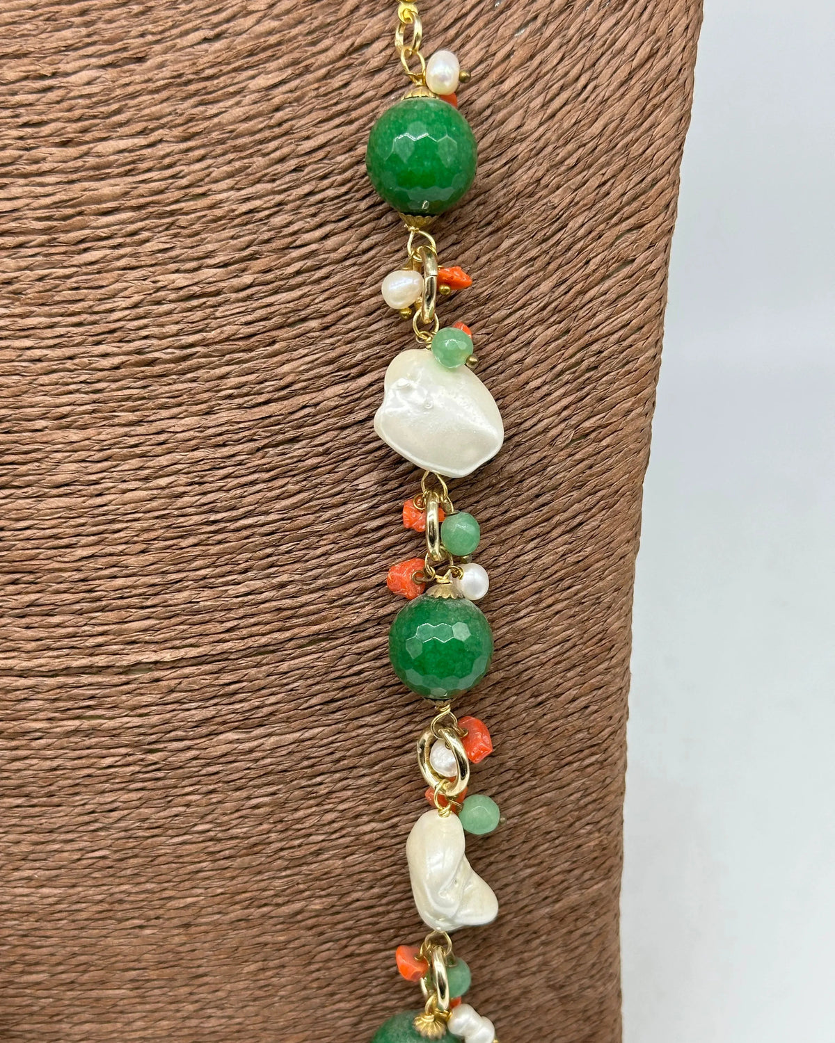 Collana Artigianale Pietre Verde, Corallo e Perle bianche DD CERAMICHE SICILIANE