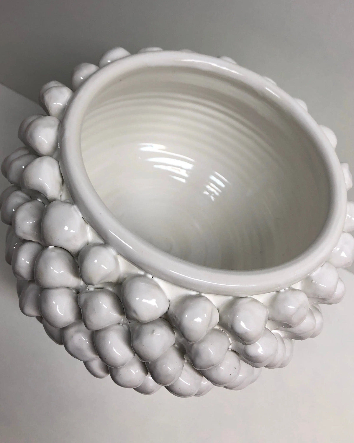 Portavaso Mezza Pigna Ceramica Caltagirone cm H.20 L.20 Artigianale Bianco DD CERAMICHE SICILIANE