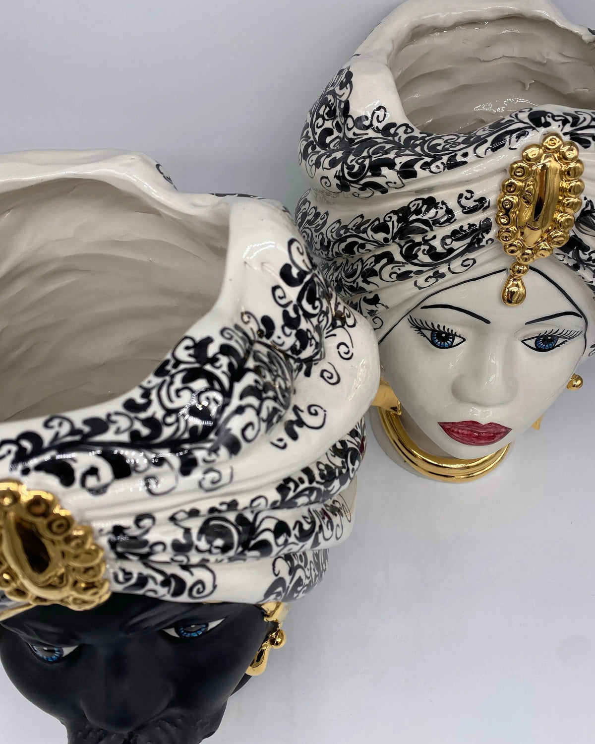 Teste di Moro Atena Ceramica Caltagirone cm H.30 L.23 Artigianale Opaco Bianco Barocco Oro DD CERAMICHE SICILIANE