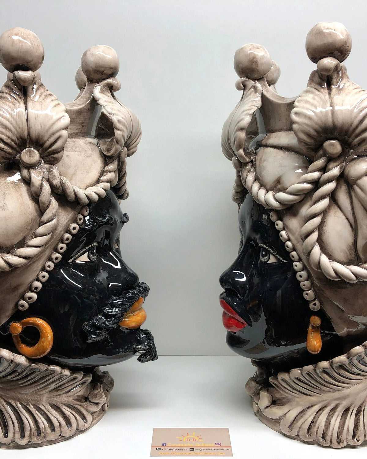 Teste di Moro Zefiro Ceramica Caltagirone cm H.43 L.26 Artigianale Invecchiato Écru DD CERAMICHE SICILIANE