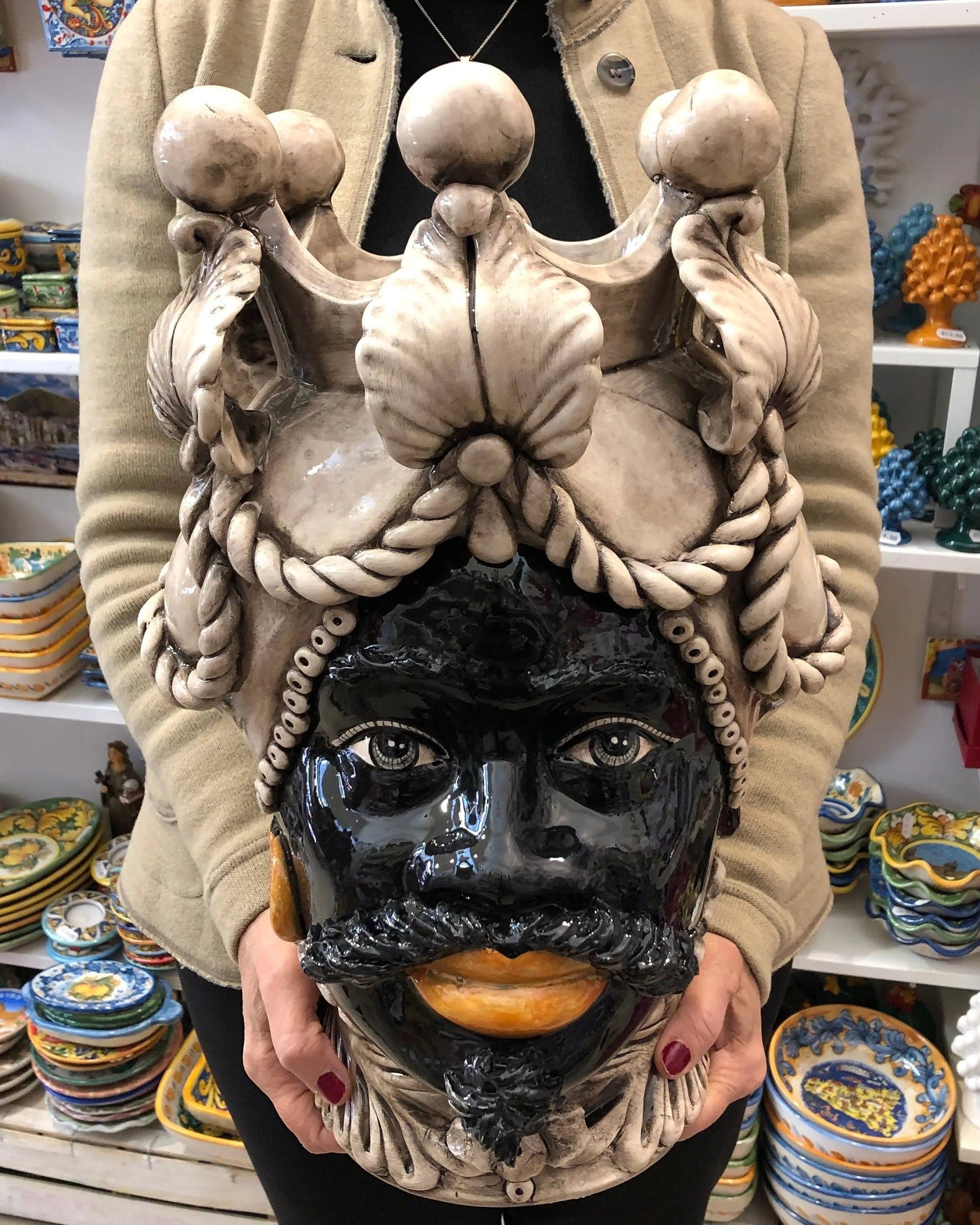 Teste di Moro Zefiro Ceramica Caltagirone cm H.43 L.26 Artigianale Invecchiato Écru DD CERAMICHE SICILIANE