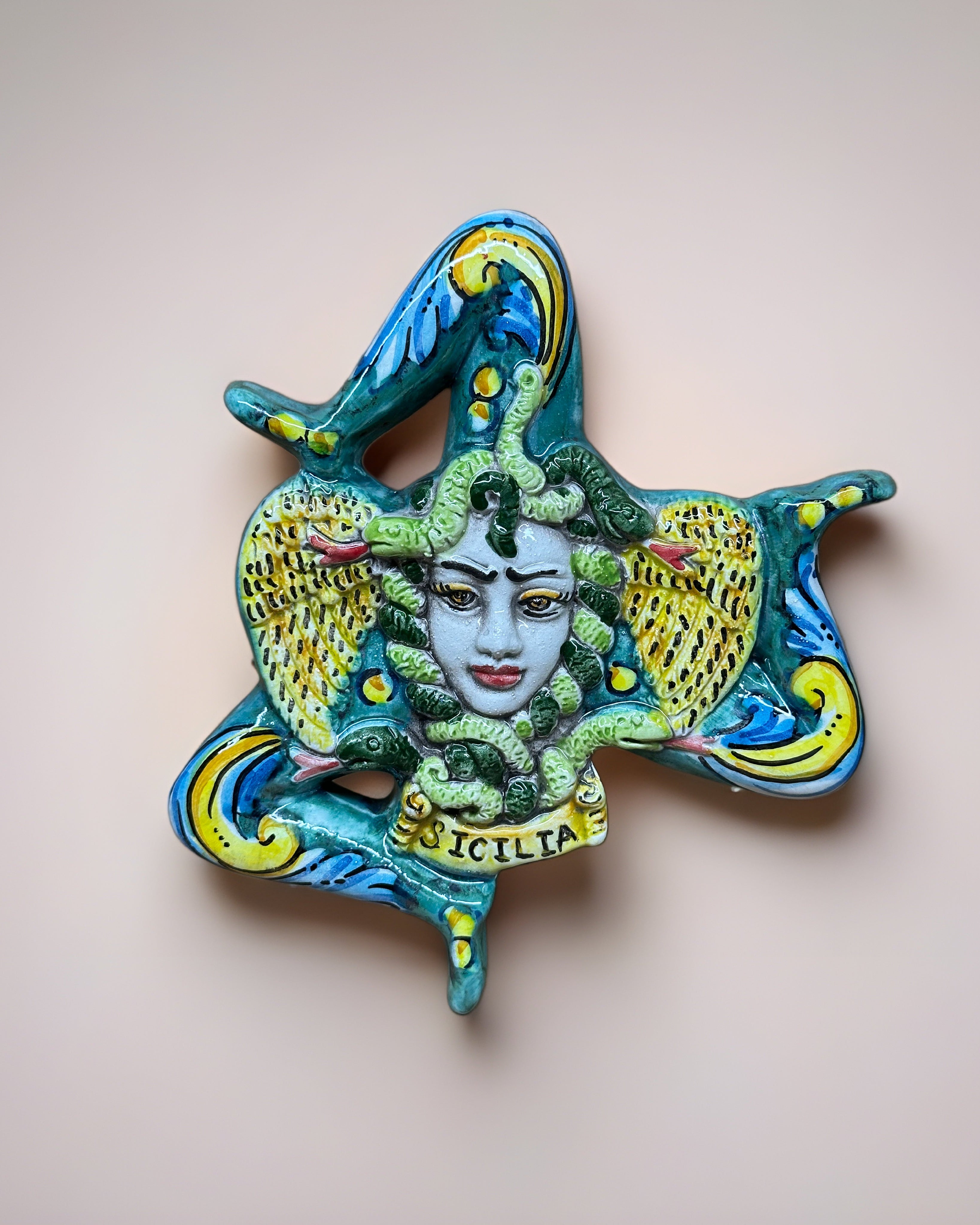 Trinacria Decorata Verde cm H.17 Ceramica Caltagirone fatto a mano - OGGETTISTICA