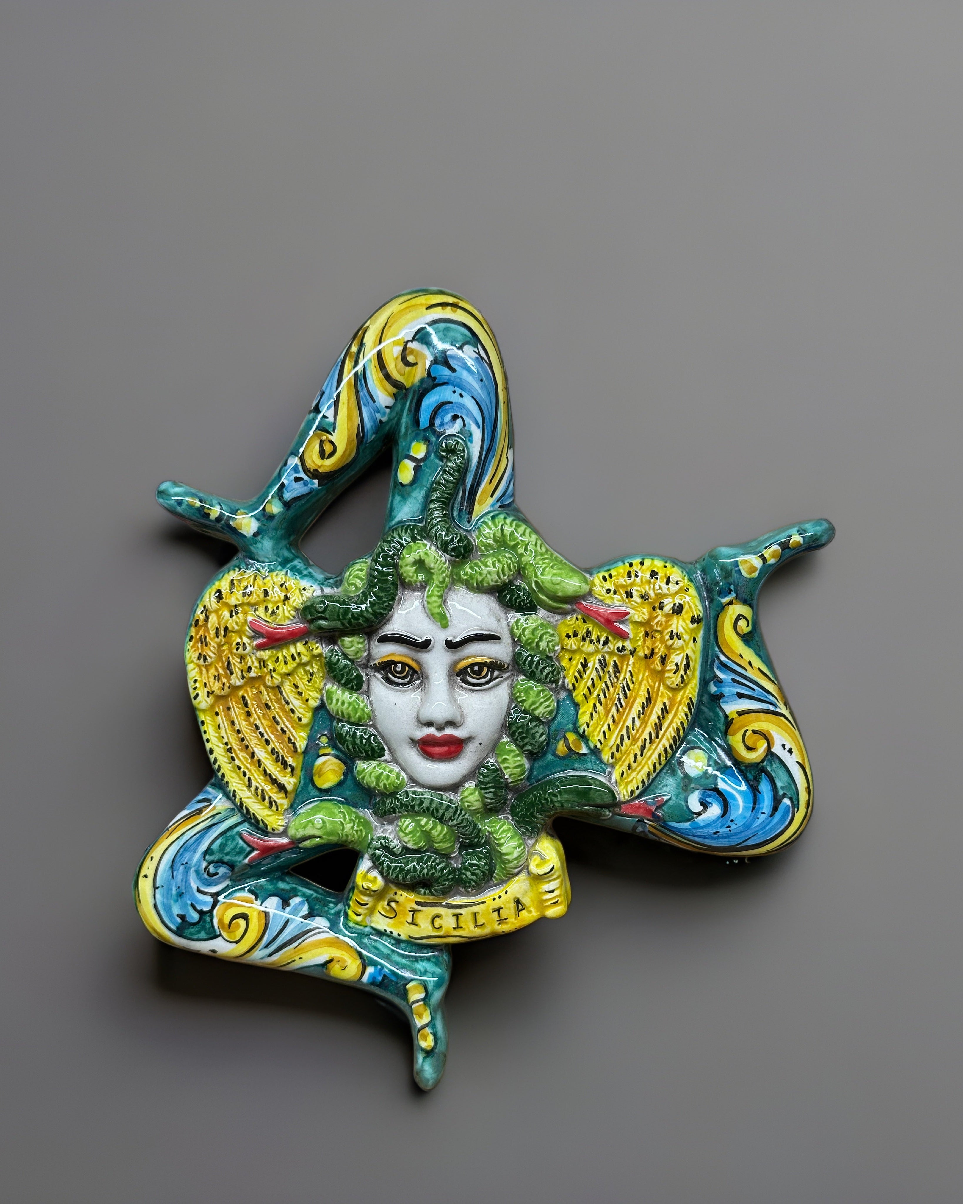 Trinacria Decorata Verde cm H.27 Ceramica Caltagirone fatto a mano - OGGETTISTICA