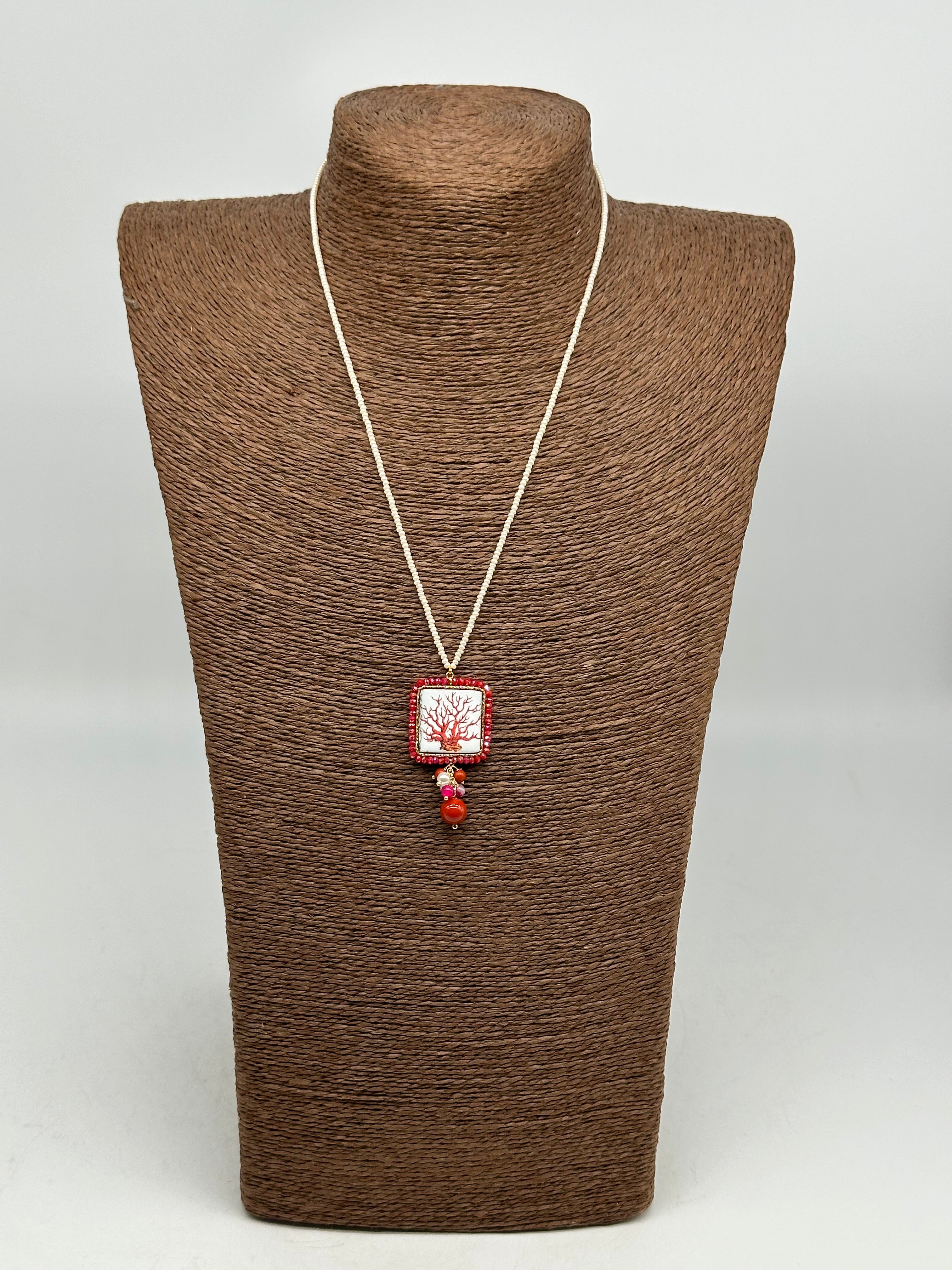 Collana Piastrella Ceramica Caltagirone Corallo Marino catena perline bianche - COLLANA