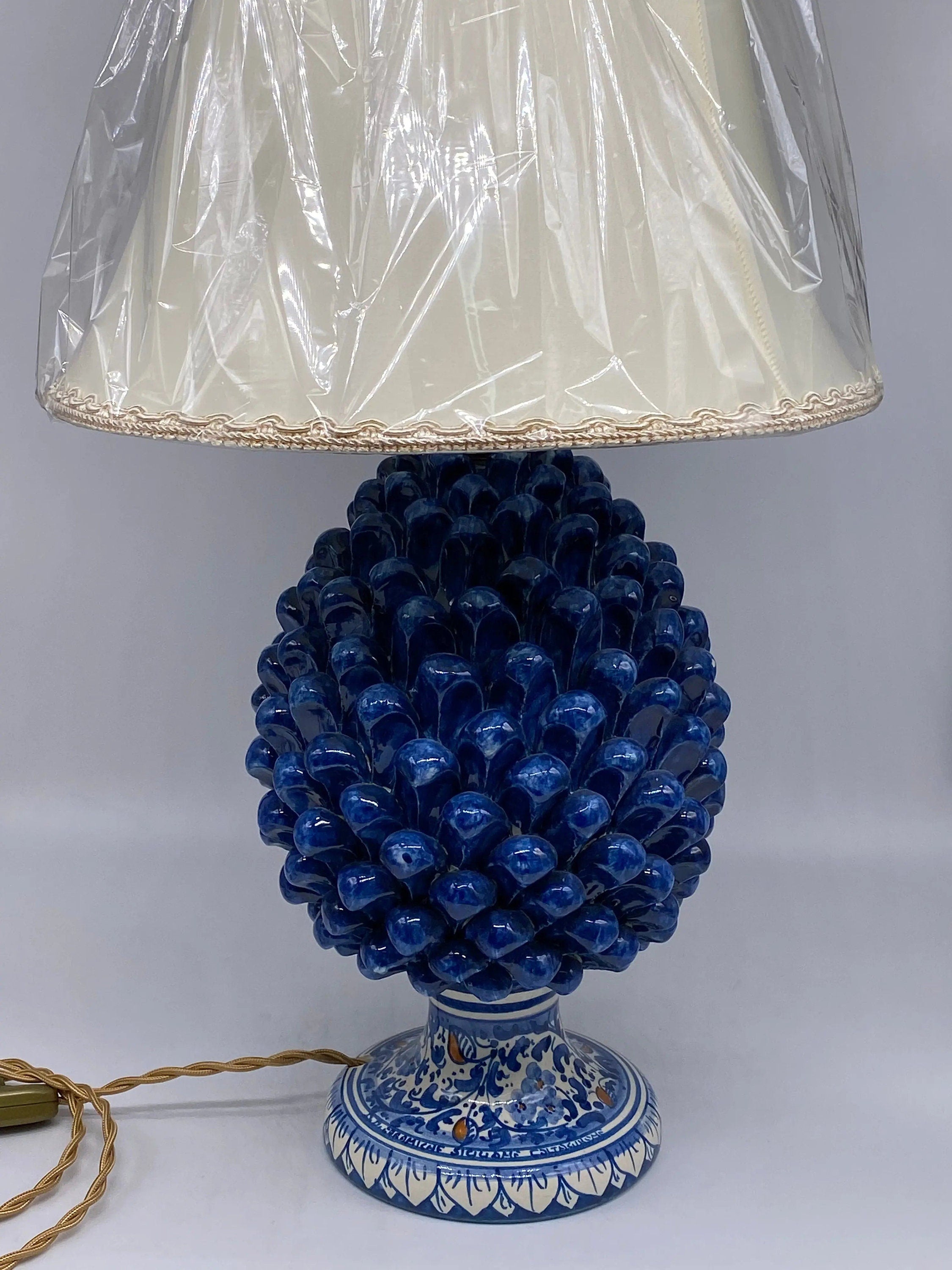 Lampada Pigna Ceramica Caltagirone cm H.30 Artigianale Blu Antico Base Decorata DD CERAMICHE SICILIANE