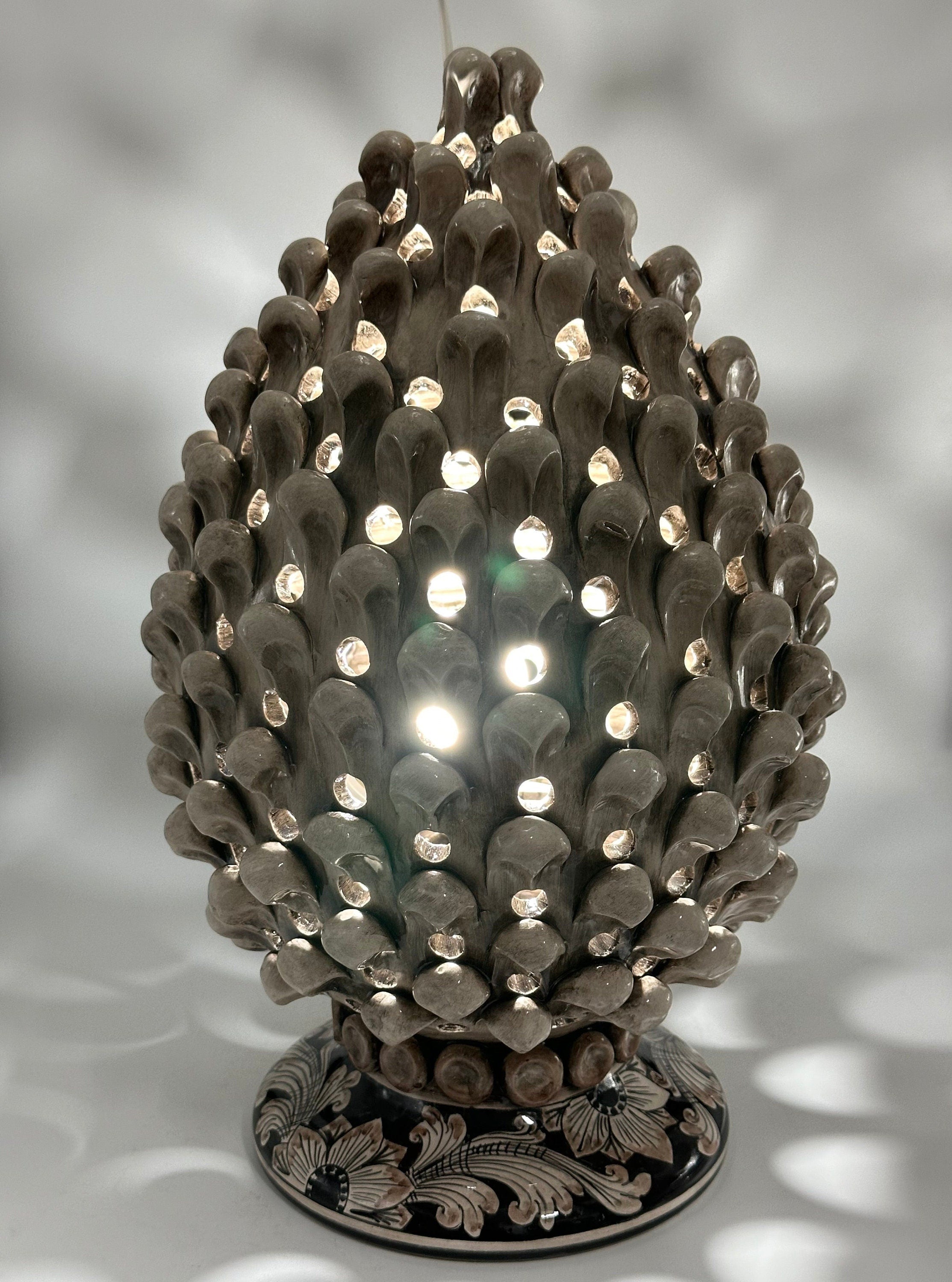 Lampada Pigna Gigante traforata Ceramica Caltagirone cm H.45 L.28 Artigianale Beige Écru Base Decorata